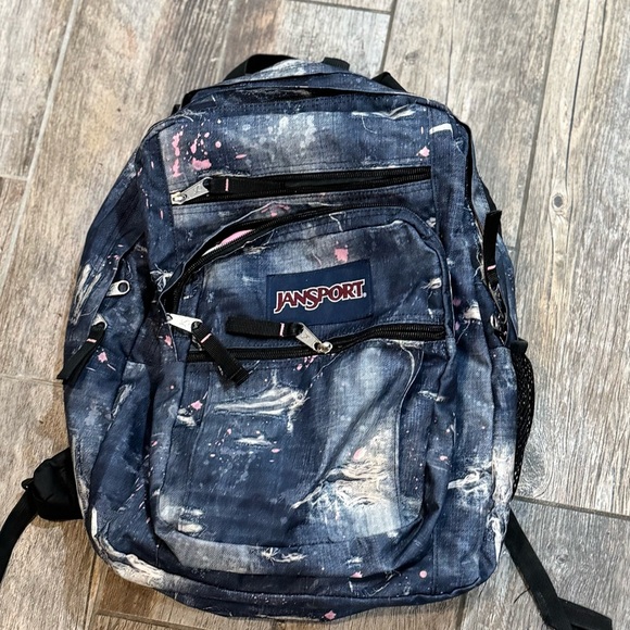 Large Backpack - Picture 3 of 6